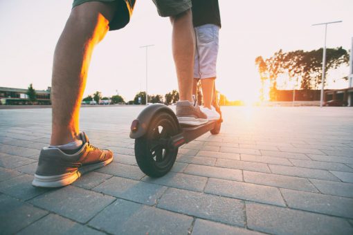 Części zamienne do hulajnóg elektrycznych – na co zwrócić uwagę przy zakupie?